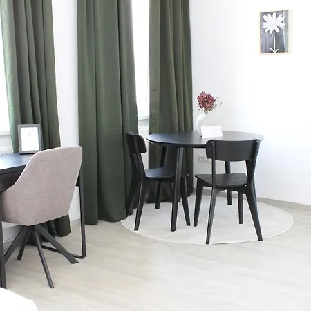 Apartament 50 Meter Vom Rathaus - Komfortable Im Herzen Von 6 Schlafplaetze, Kueche, Waschmaschine *